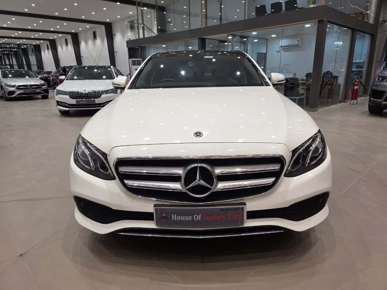 Mercedes-Benz C 300d AMG Line in Polar White